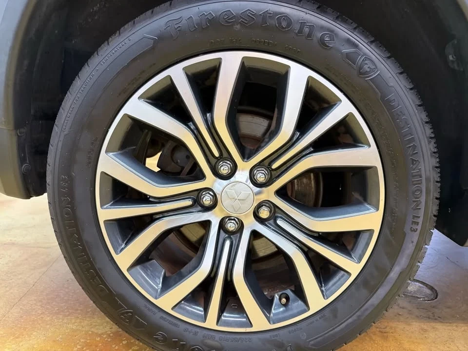 2017 Mitsubishi Outlander - Image 19 of 19