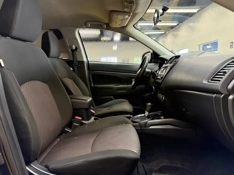 2017 Mitsubishi Outlander - Image 15 of 19