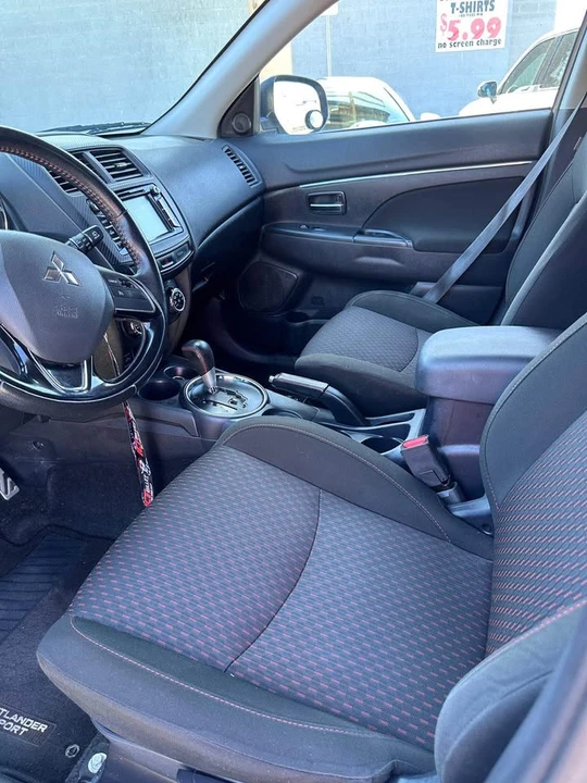 2017 Mitsubishi Outlander - Image 7 of 9