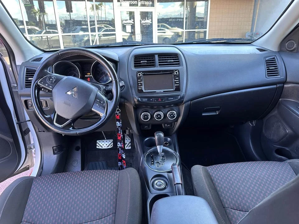 2017 Mitsubishi Outlander - Image 9 of 9