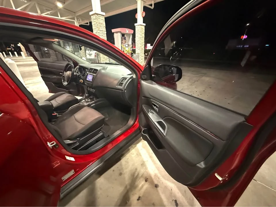 2017 Mitsubishi Outlander - Image 13 of 16