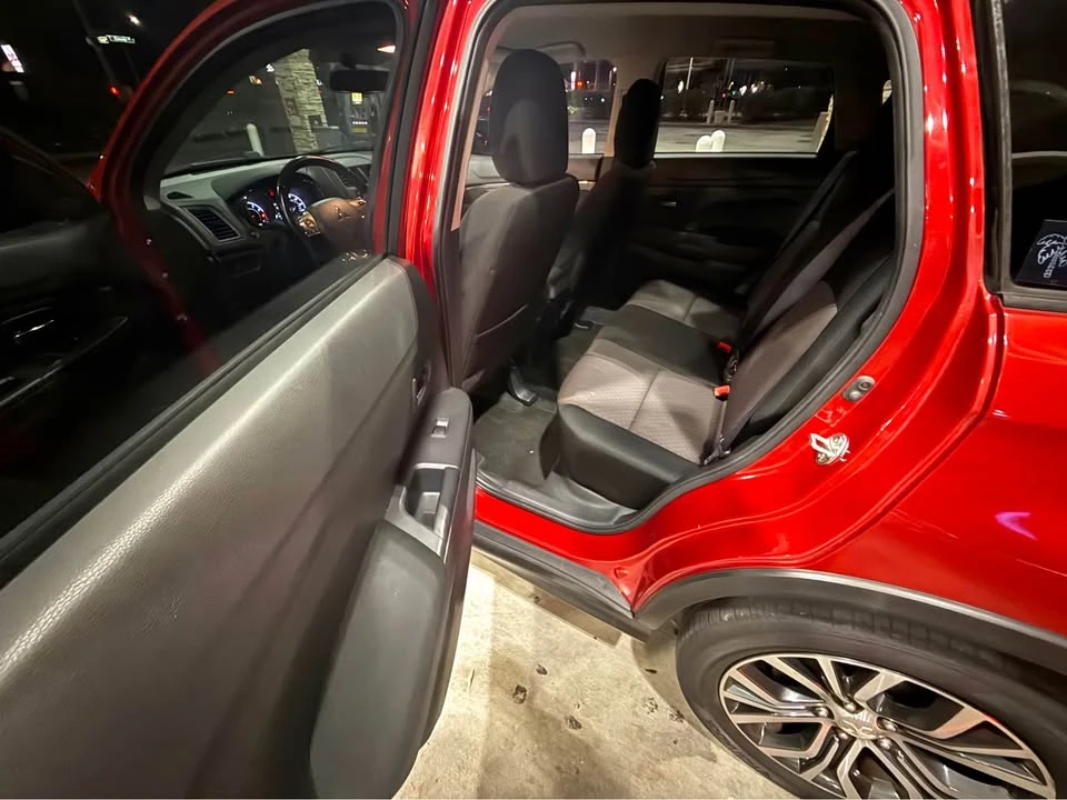 2017 Mitsubishi Outlander - Image 12 of 16