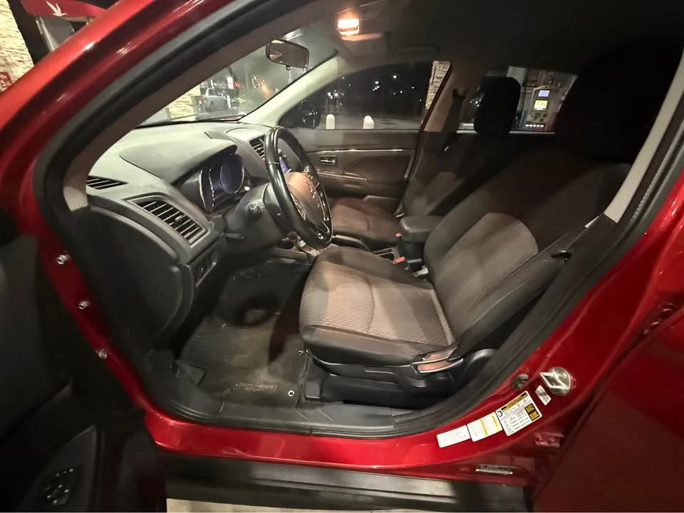 2017 Mitsubishi Outlander - Image 11 of 16