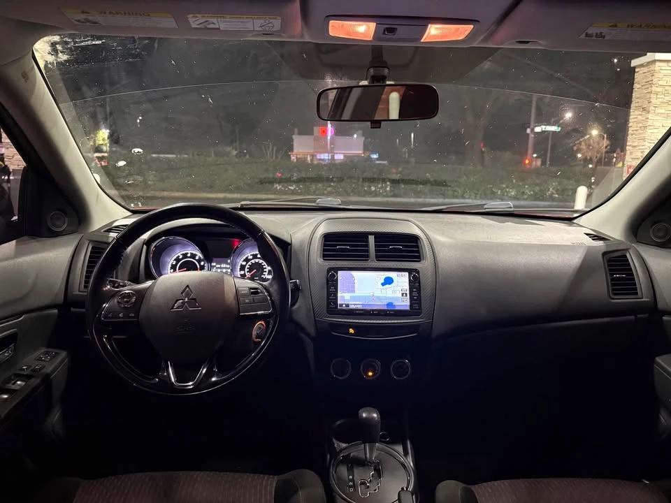 2017 Mitsubishi Outlander - Image 9 of 16
