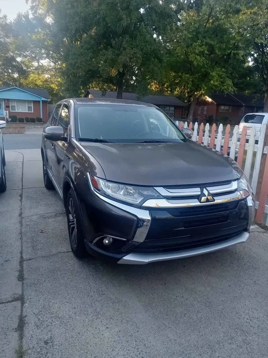 2017 Mitsubishi Outlander - Image 7 of 8