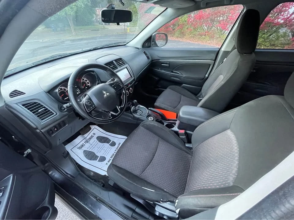 2017 Mitsubishi Outlander - Image 5 of 10