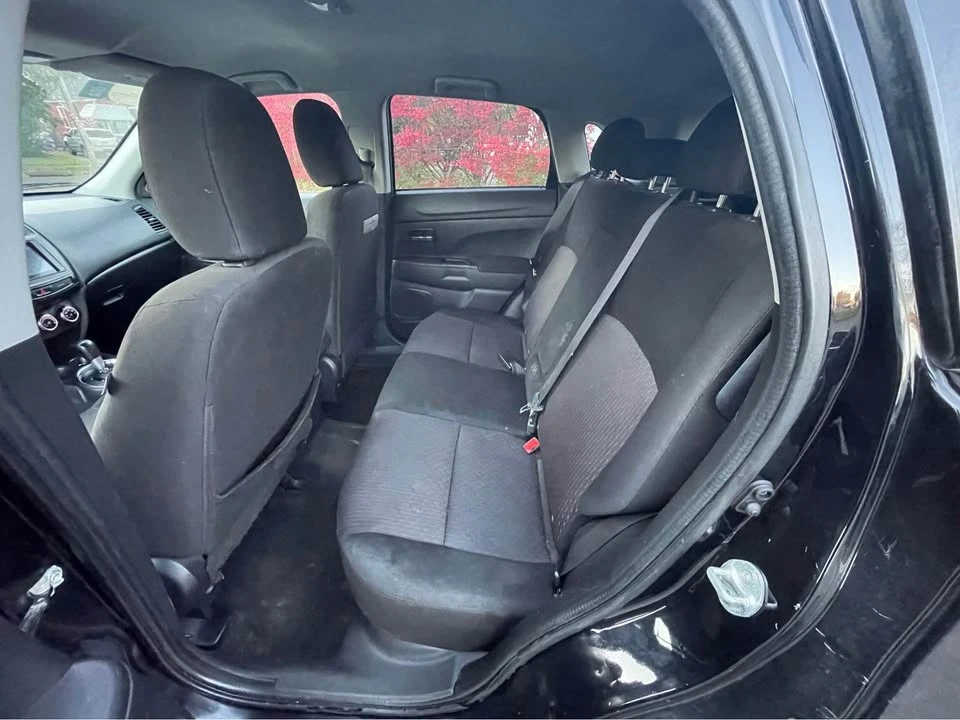 2017 Mitsubishi Outlander - Image 6 of 10