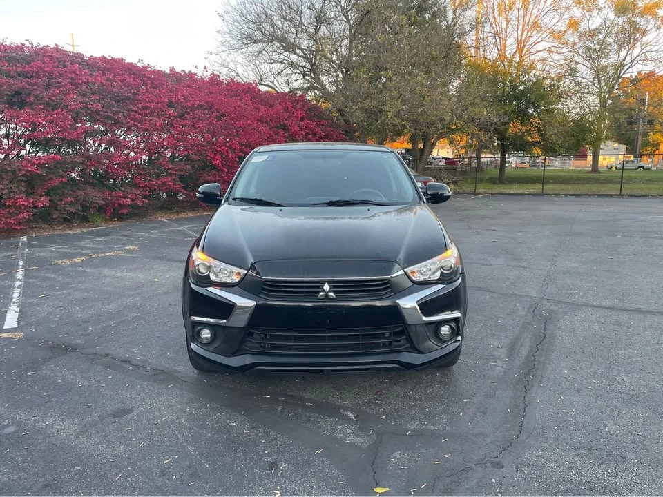 2017 Mitsubishi Outlander - Image 9 of 10
