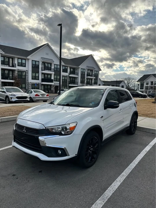 2017 Mitsubishi Outlander - Image 3 of 13
