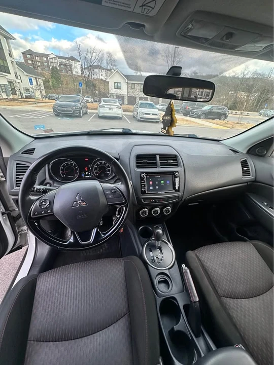 2017 Mitsubishi Outlander - Image 9 of 13