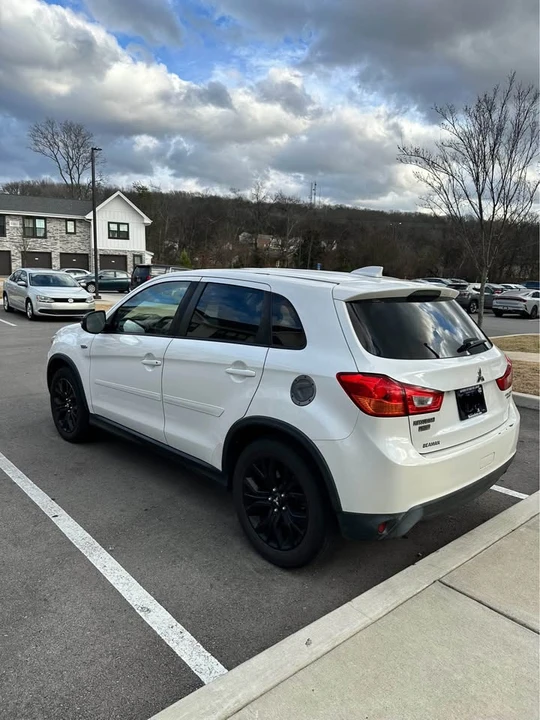 2017 Mitsubishi Outlander - Image 6 of 13