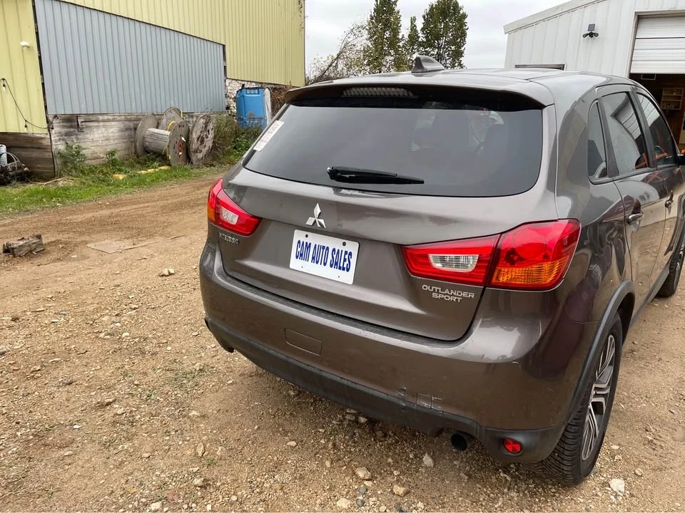 2017 Mitsubishi Outlander - Image 5 of 10