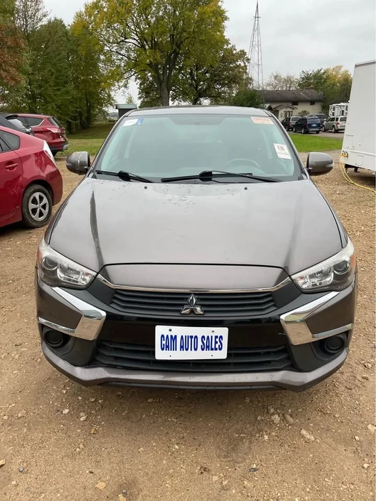 2017 Mitsubishi Outlander - Image 3 of 10