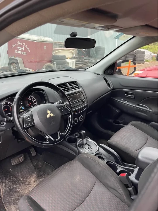 2017 Mitsubishi Outlander - Image 8 of 10