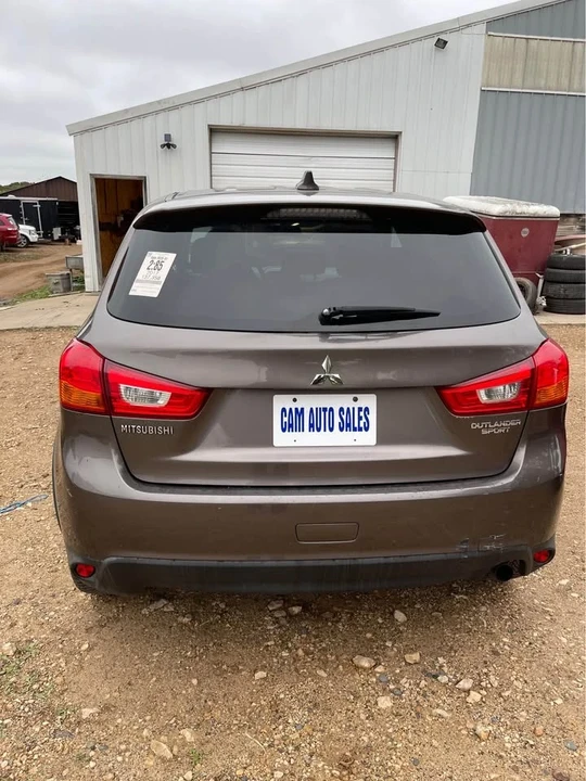 2017 Mitsubishi Outlander - Image 4 of 10