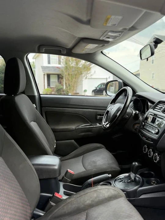 2017 Mitsubishi Outlander - Image 6 of 13