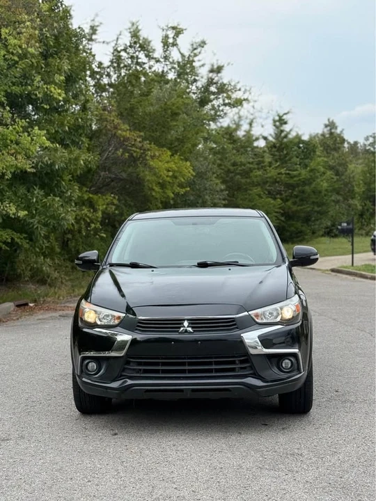 2017 Mitsubishi Outlander - Image 4 of 13