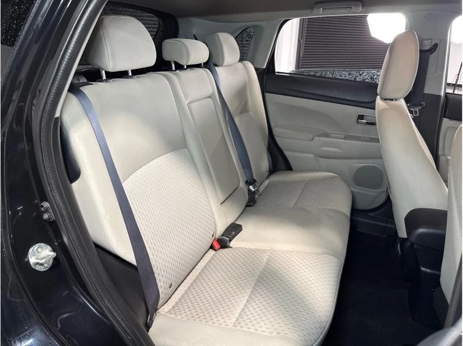 2017 Mitsubishi Outlander - Image 13 of 19