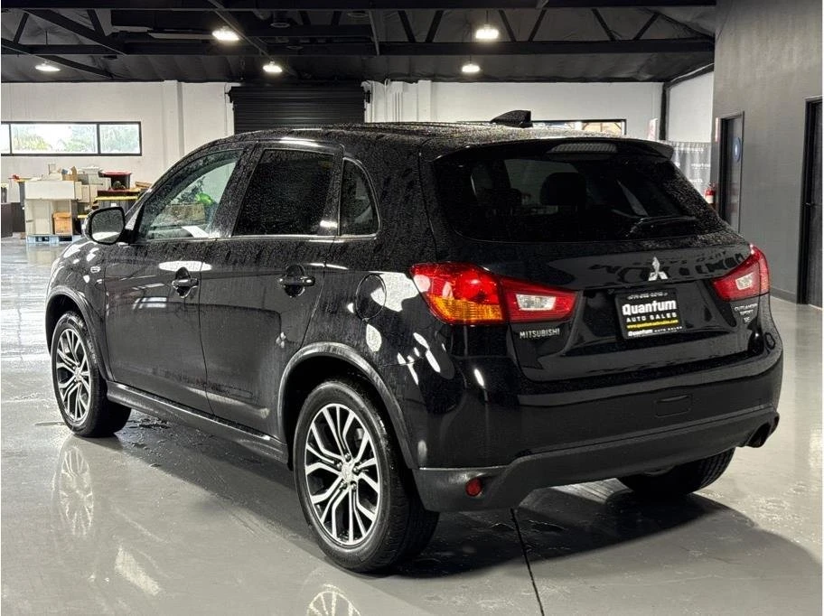 2017 Mitsubishi Outlander - Image 3 of 19