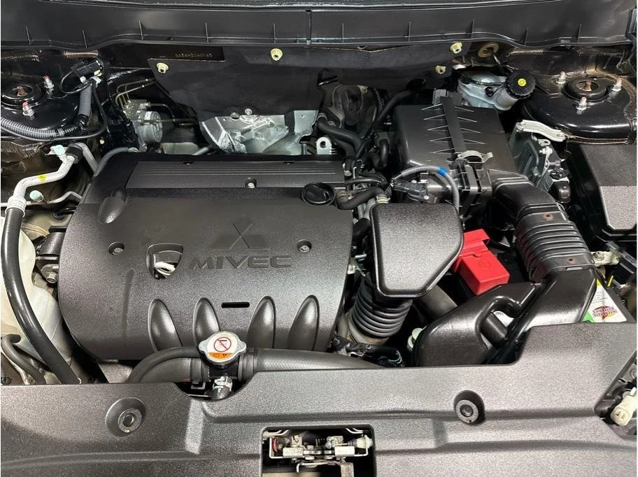 2017 Mitsubishi Outlander - Image 19 of 19