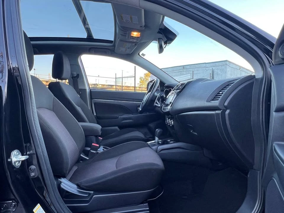 2017 Mitsubishi RVR - Image 10 of 18