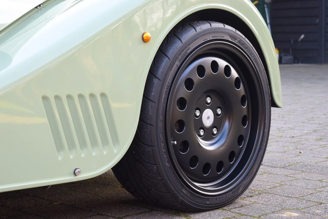 2017 Morgan Plus 8 - Image 15 of 30