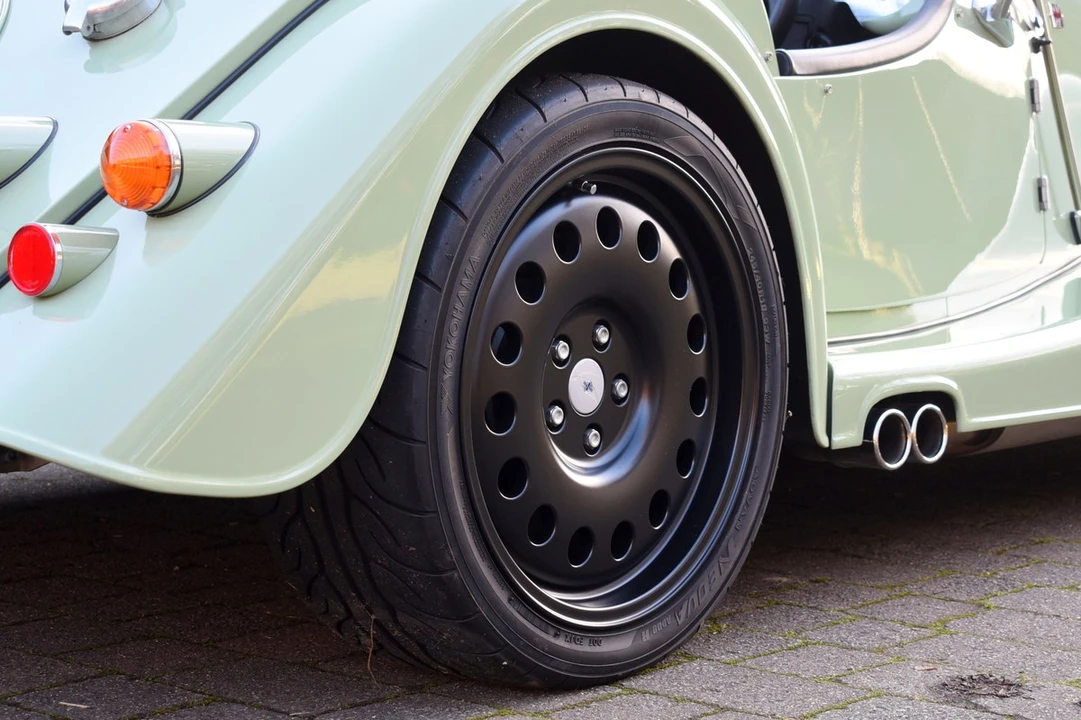 2017 Morgan Plus 8 - Image 16 of 30