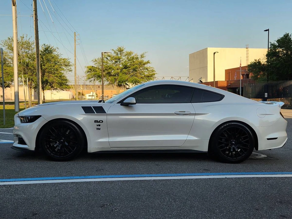 2017 Ford S550 Mustang GT - Image 2 of 11