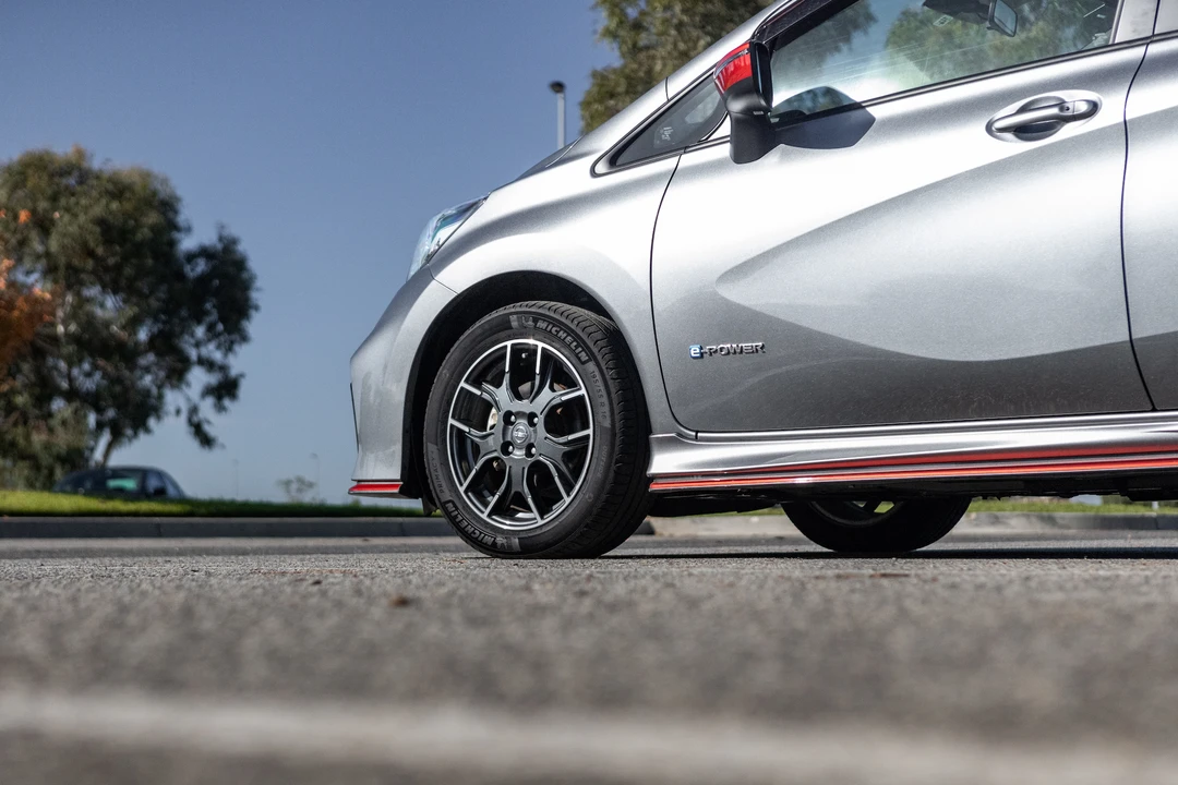 2017 Nissan Versa - Image 15 of 31