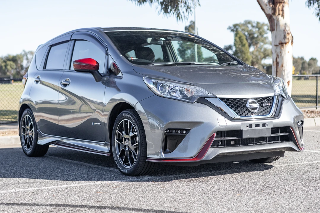 2017 Nissan Versa - Image 12 of 31