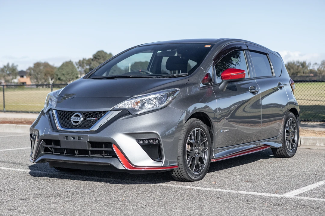 2017 Nissan Versa - Image 4 of 31