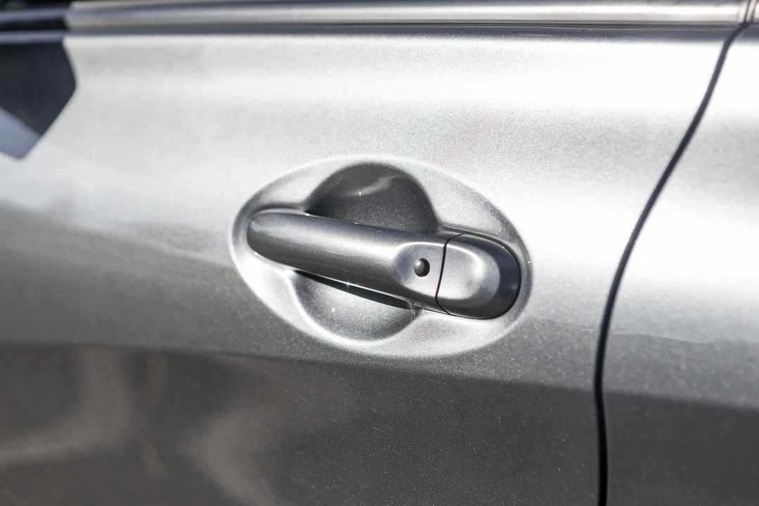 2017 Nissan Versa - Image 26 of 31