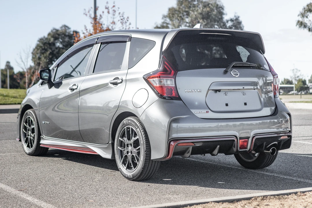 2017 Nissan Versa - Image 6 of 31