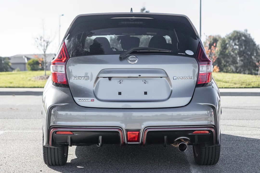 2017 Nissan Versa - Image 7 of 31