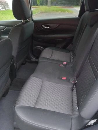 2017 Nissan Rogue - Image 6 of 9