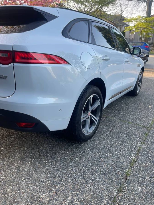 2017 Jaguar F-Pace - Image 2 of 11