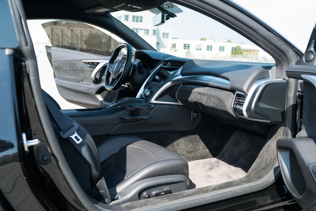 2017 Acura NC1 NSX - Image 17 of 29