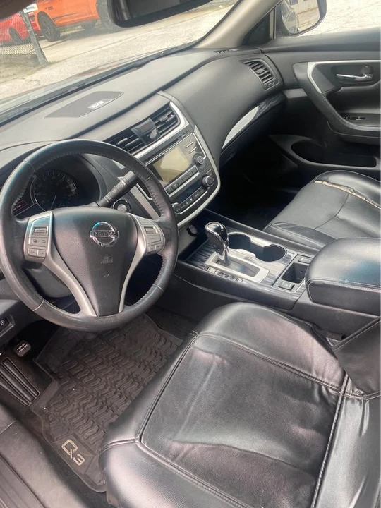 2017 Nissan Altima 5th Gen - Image 2 of 8