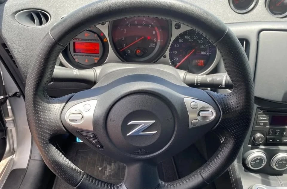 2017 Nissan Z - Image 7 of 11