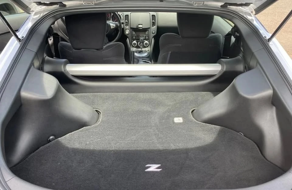 2017 Nissan Z - Image 9 of 11