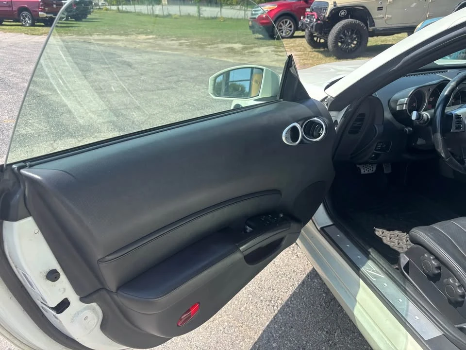 2017 Nissan Z - Image 8 of 8