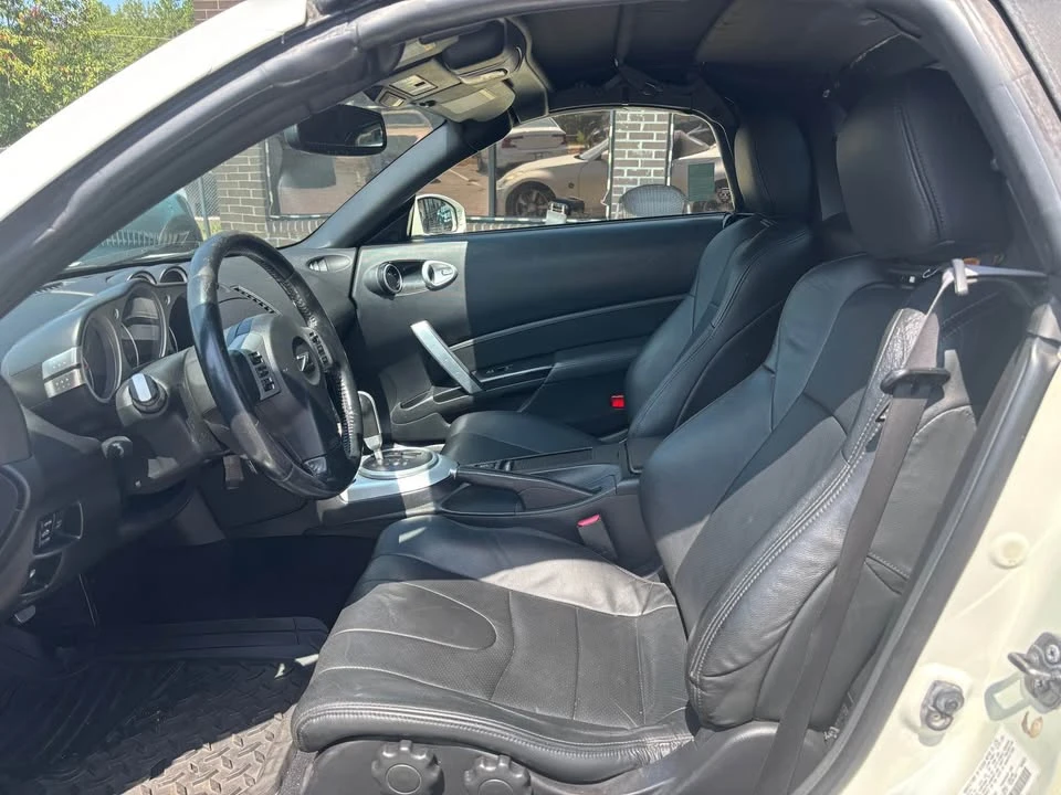 2017 Nissan Z - Image 6 of 8