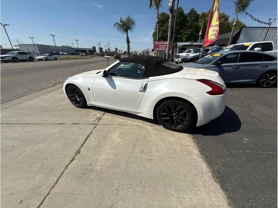 2017 Nissan 370Z 6th Gen - Image 6 of 11