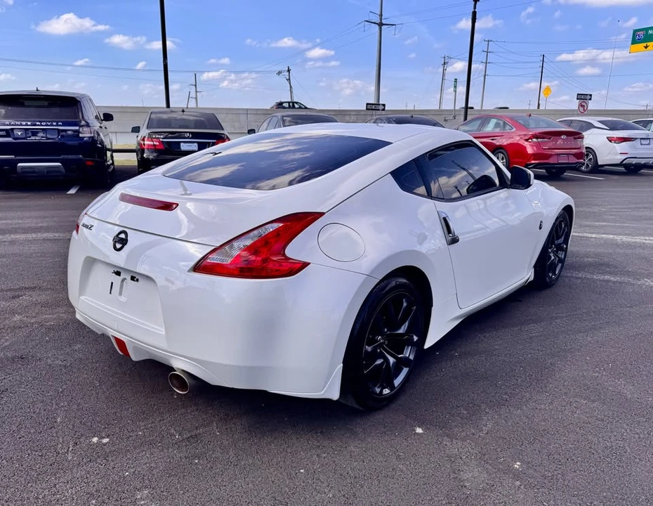 2017 Nissan 370Z 6th Gen - Image 9 of 15