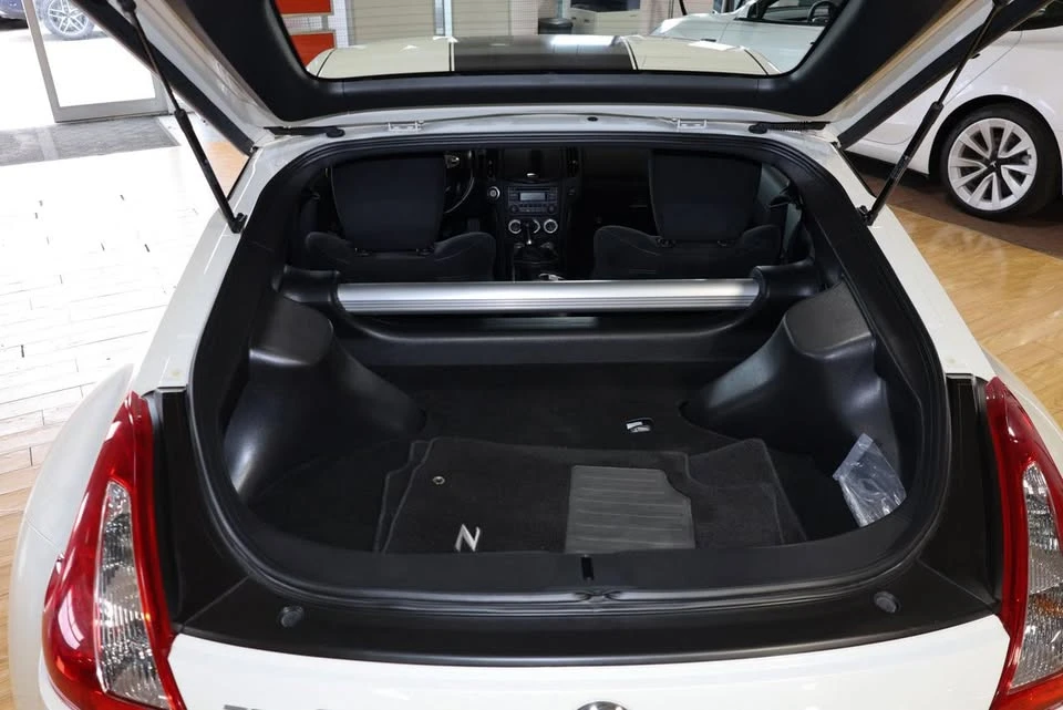 2017 Nissan 370Z 6th Gen - Image 18 of 19