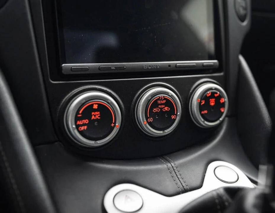2017 Nissan 370Z 6th Gen - Image 6 of 9