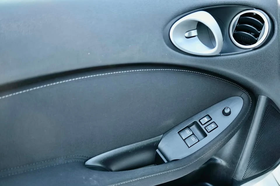 2017 Nissan 370Z 6th Gen - Image 18 of 19