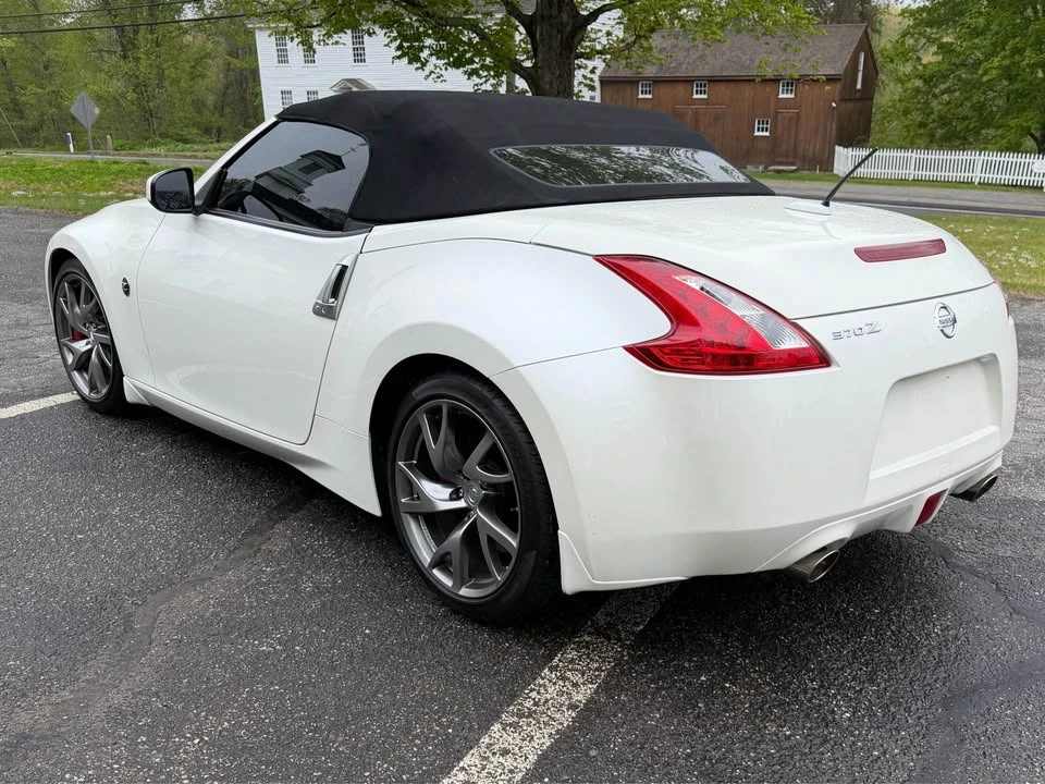 2017 Nissan 370Z 6th Gen - Image 4 of 9