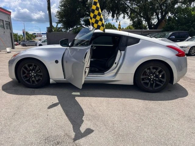 2017 Nissan 370Z 6th Gen - Image 9 of 17