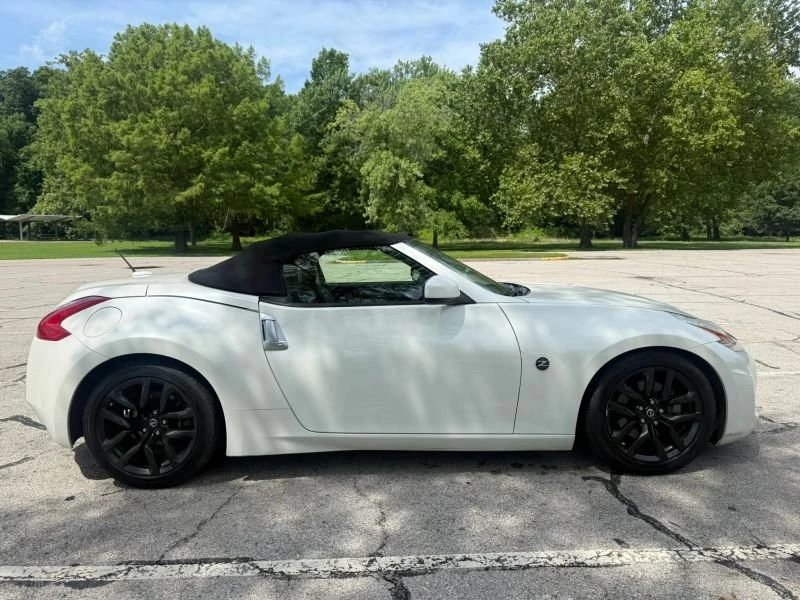 2017 Nissan 370Z 6th Gen - Image 4 of 14